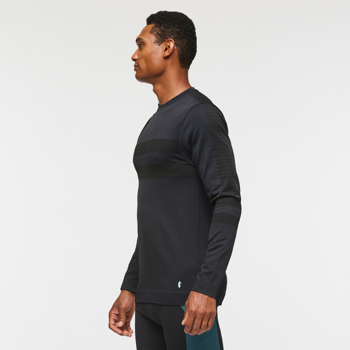 Debajo Seamless Baselayer Crew - Men's - Cotopaxi Black - US 1901