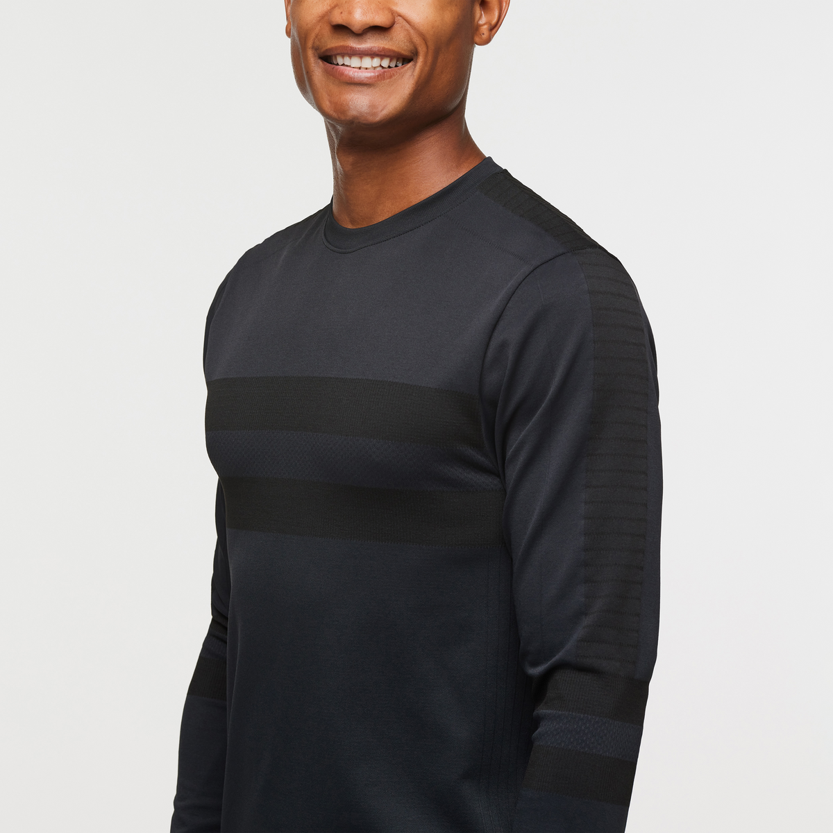 Debajo Seamless Baselayer Crew - Men's - Cotopaxi Black - US 1901