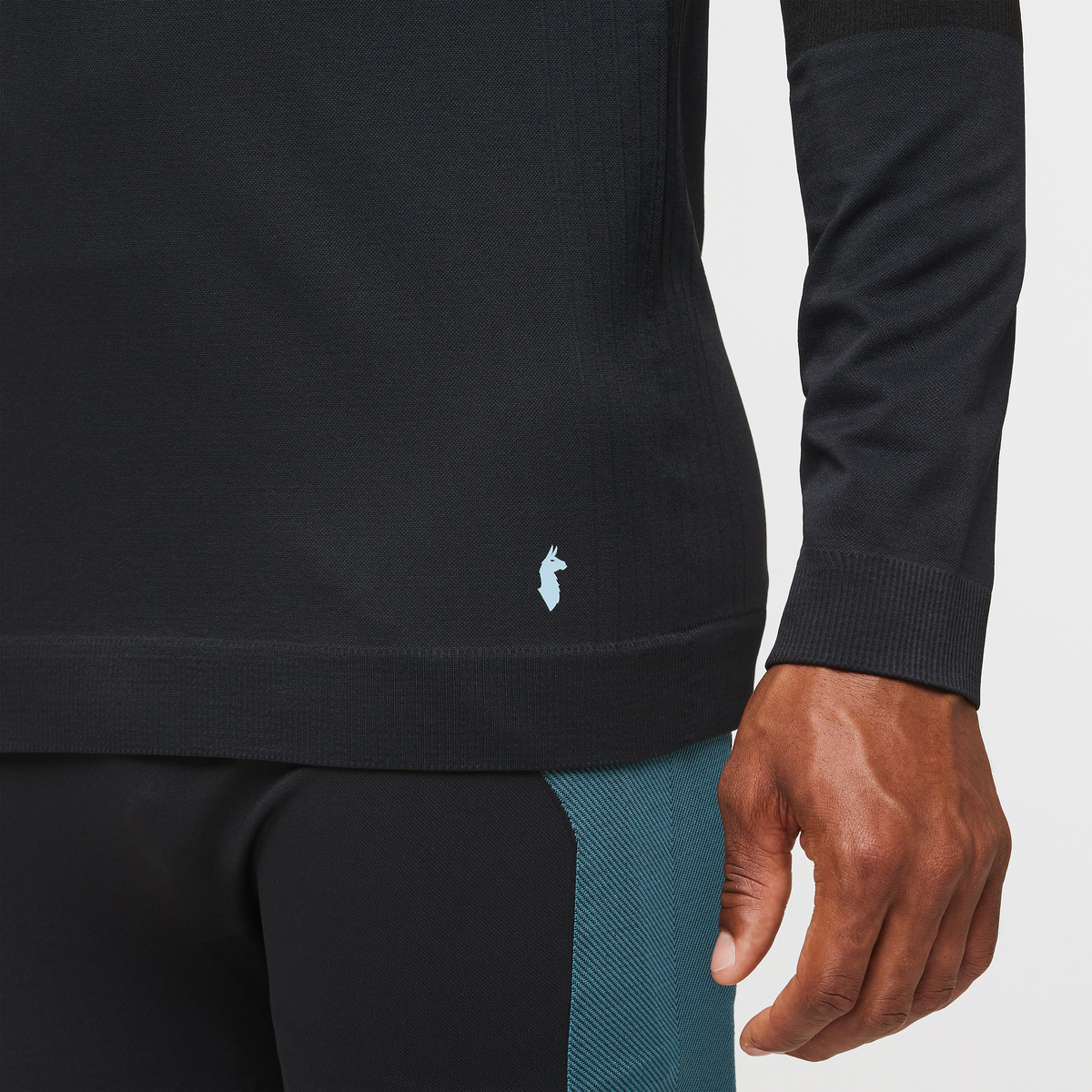 Debajo Seamless Baselayer Crew - Men's - Cotopaxi Black - US 1901