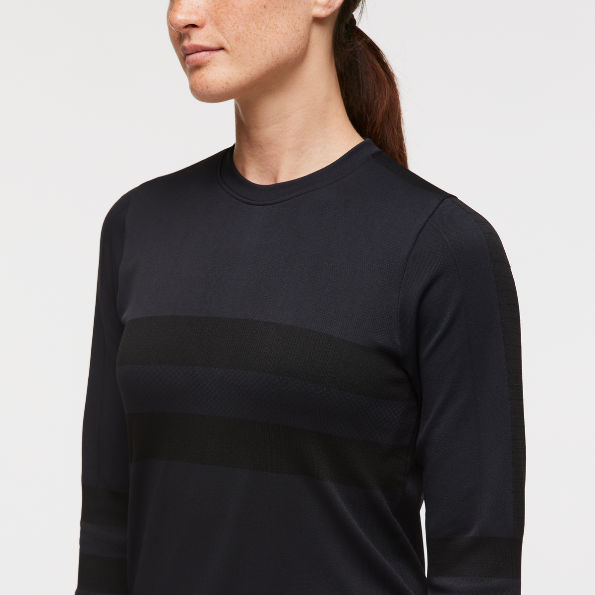 Debajo Seamless Baselayer Crew - Women's - Cotopaxi Black - US 7100