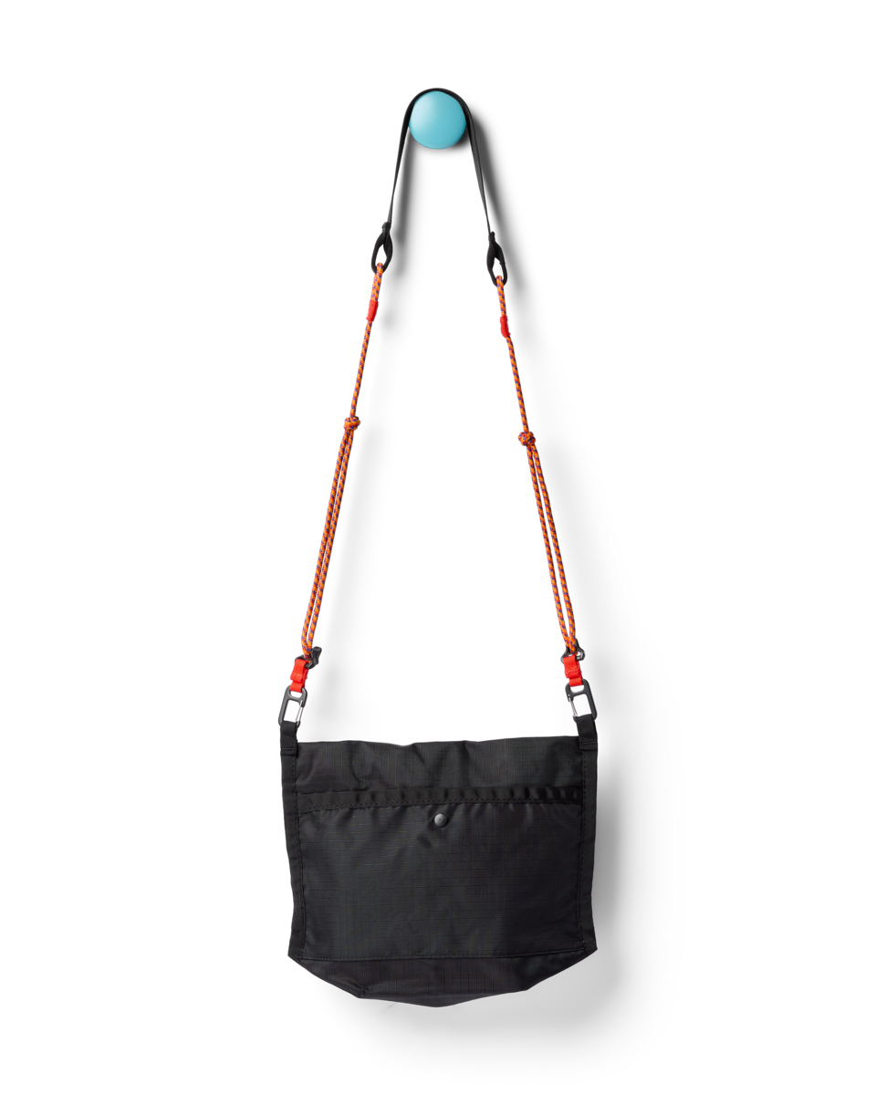Lista 2L Lightweight Crossbody Bag - Cada Día - Black - US 8250